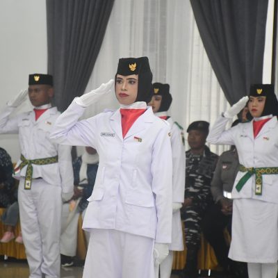 Pj Wali Kota Kukuhkan 33 Paskibra Kota Tual Tahun 2024