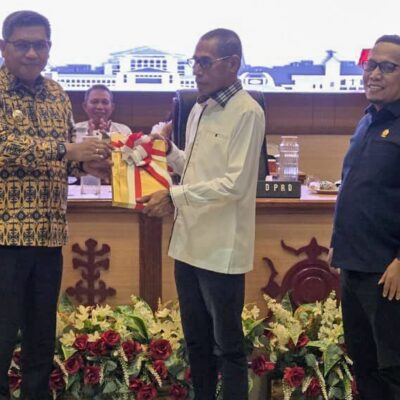 Wali Kota Ambon Sampaikan Empat Ranperda Strategis