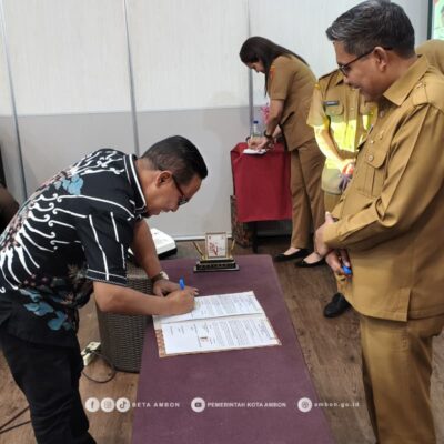 Pemkot Berikan Bantuan Keuangan ke 13 Parpol di Ambon