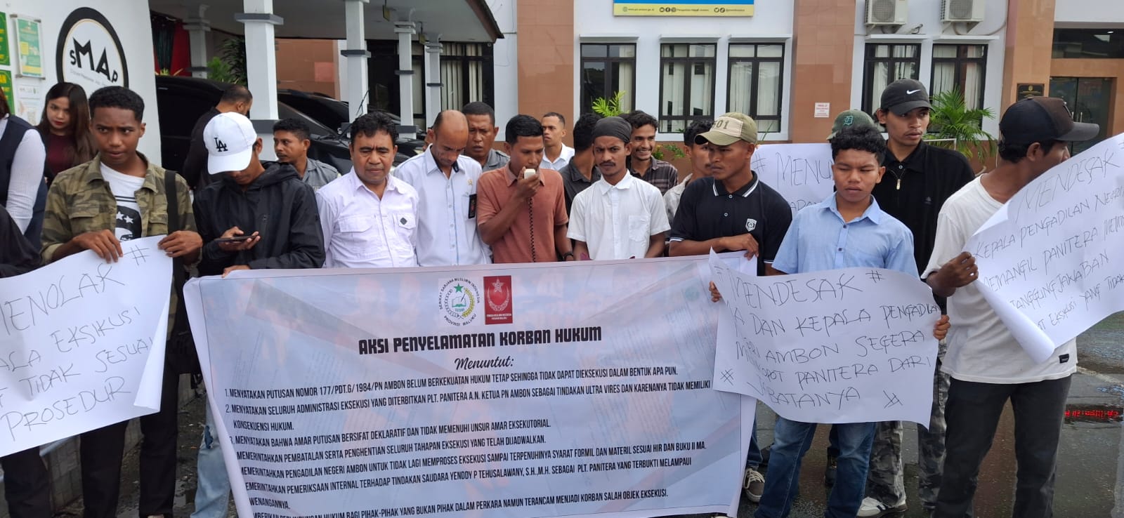 SESMI dan Pemuda Muslimin Demo PN Ambon: Tuntut Pembatalan Eksekusi Perkara No. 177/1984