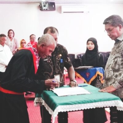 Wali Kota Ambon PAW Anggota Saniri Sejumlah Negeri dan BPD 