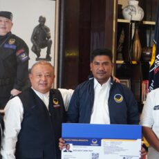 Ketua PSI Maluku, Zamroni Vanath Resmi Gabung Ke Partai Nasdem   