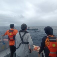 Alami mati mesin, Dua nelayan berhasil dievakuasi Tim SAR Gabungan 