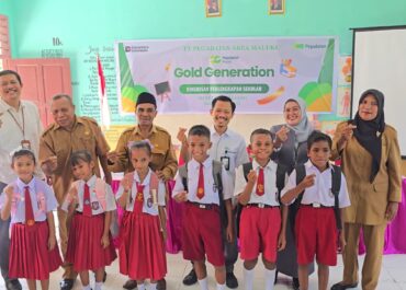Program Gold Generation , PT Pegadaian Maluku Salurkan Bantuan Sekolah Bagi 123 Siswa di SD N 300 Malteng