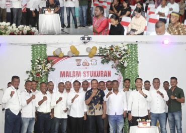 Polsek Tepa dan Polsek Babar Timur Gelar Syukuran Bersama Warga Peringati Hari Bhayangkara ke‑80