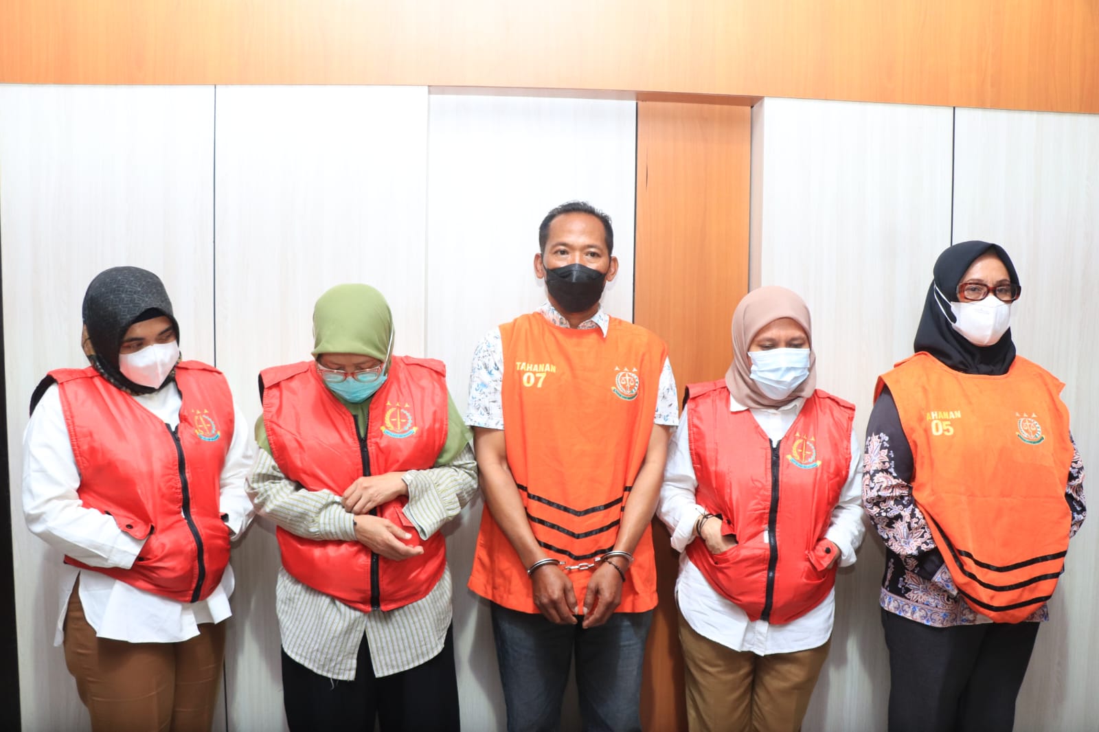 Lima Tersangka Korupsi Proyek Air Bersih Pulau Haruku Ditetapkan dan Ditahan, Negara Rugi Rp3,8 Miliar