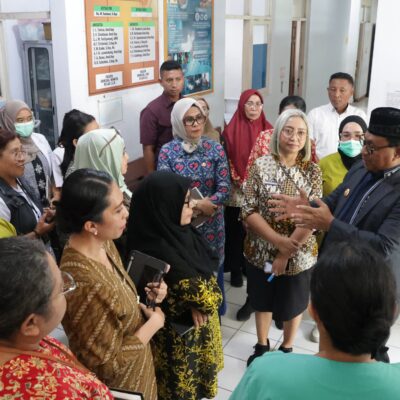 Tinjau Langsung RSUD Haulussy, Wagub Vanath Pastikan Pelayanan Kesehatan Terus Dibenahi